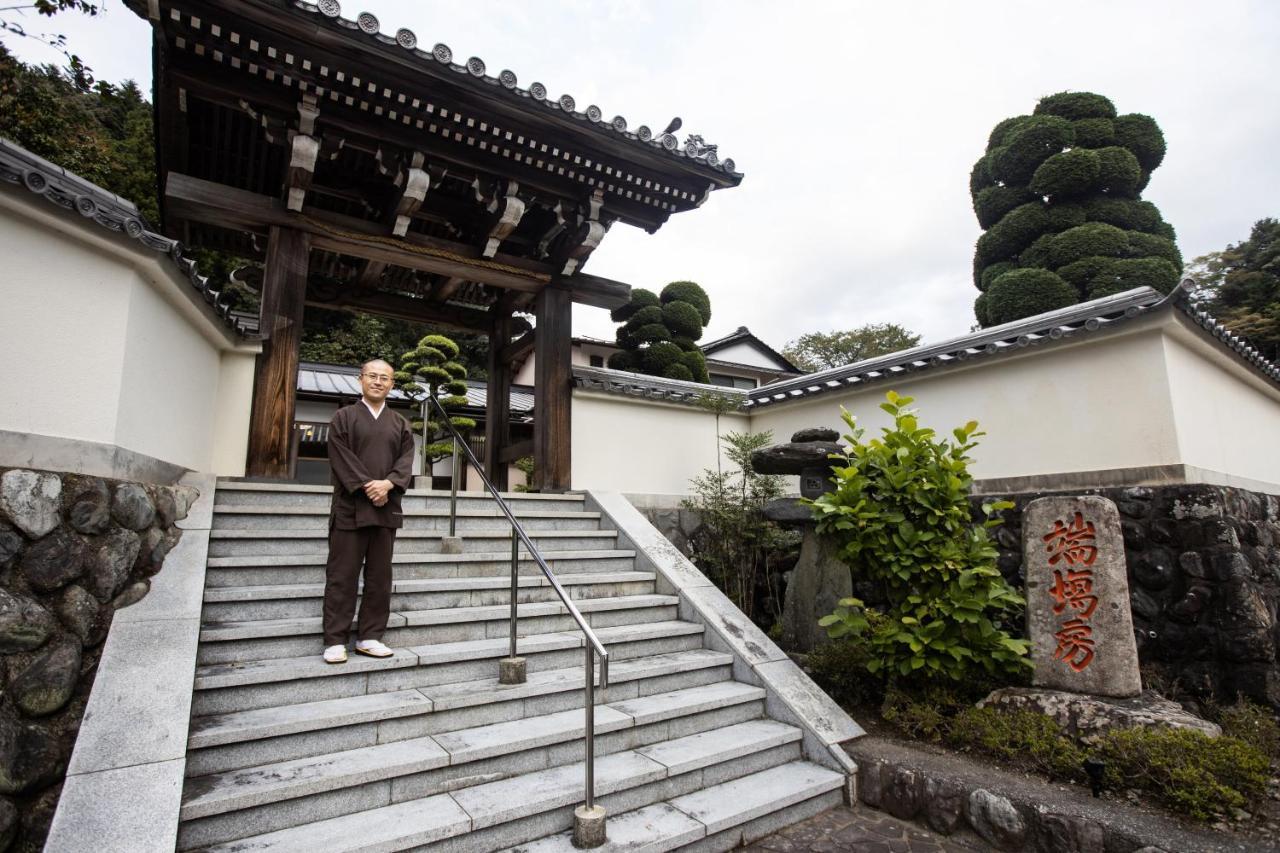 宿坊 端場坊｜Temple Hotel Habanobo Minobu Exterior photo